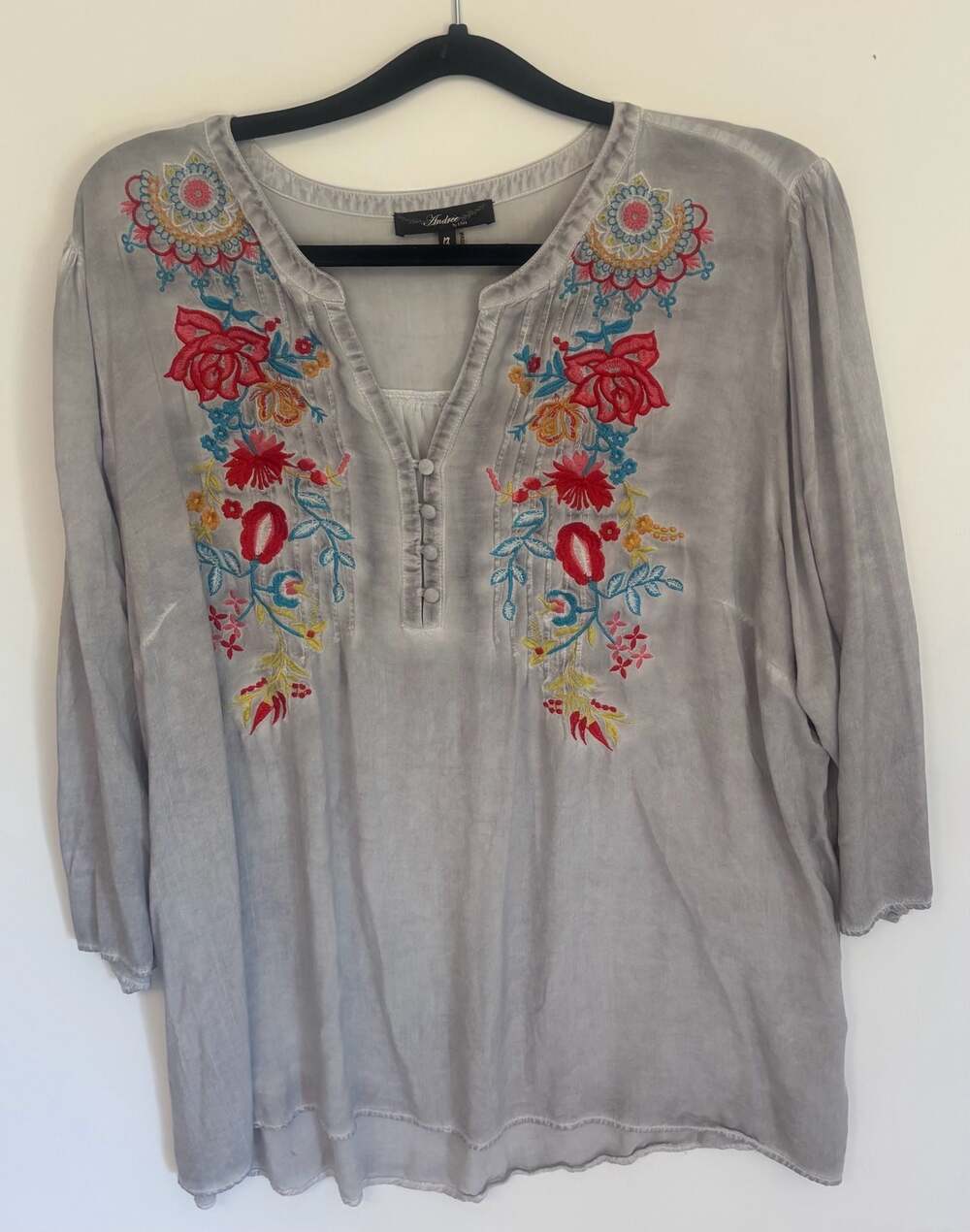 Andree by Unit Grey Floral Embroidered Button-Front Tunic Blouse